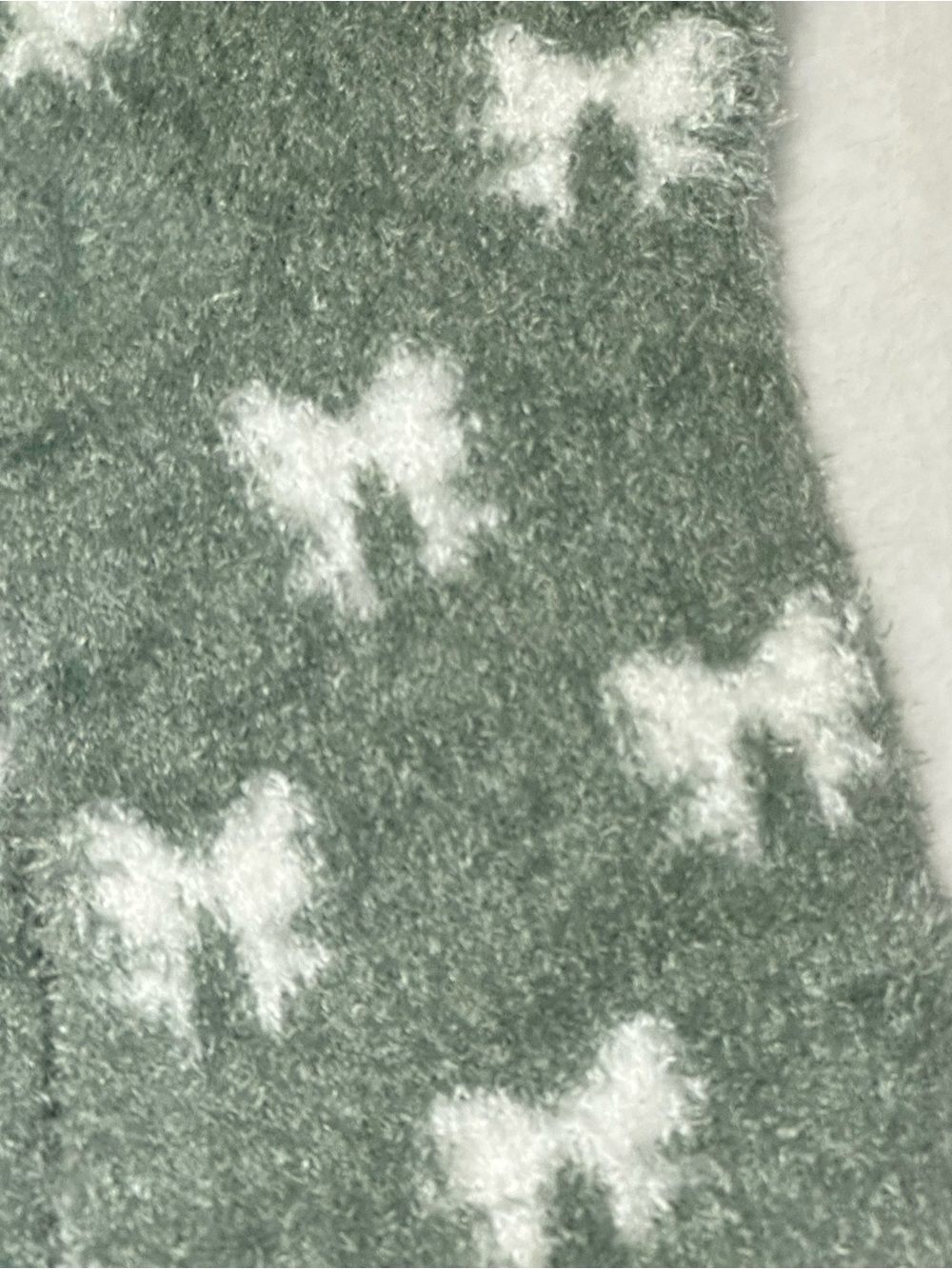 Snugadoo sage gray and white bow fuzzy socks - Picture 3 of 5